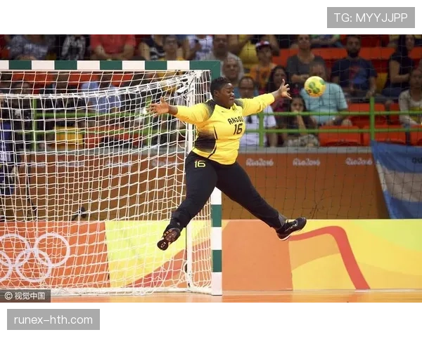 门将手球规则拆解:哪些区域内控球才算犯规? 门将手球规则拆解:哪些区域内控球才算犯规?